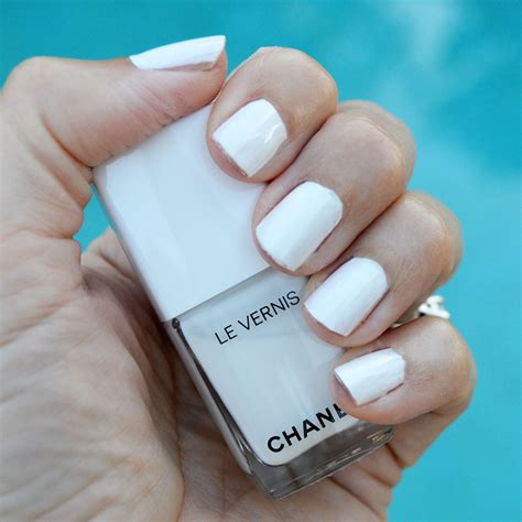 Chanel la creme nail polish